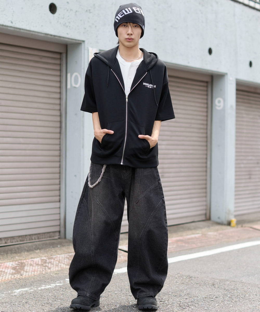 ブラック　モデル：175cm L着用　