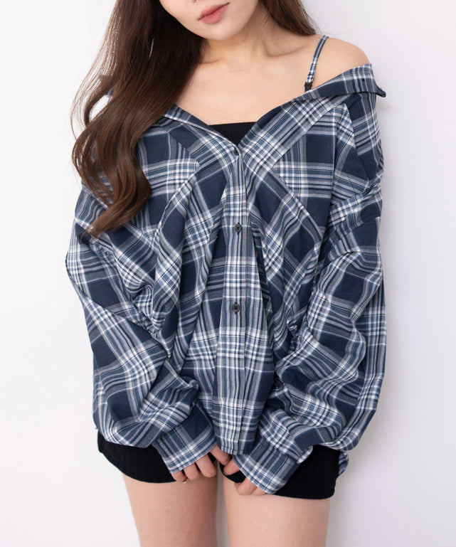 2WAYオフショルシャツ/ネイビー　モデル：155cm F着用