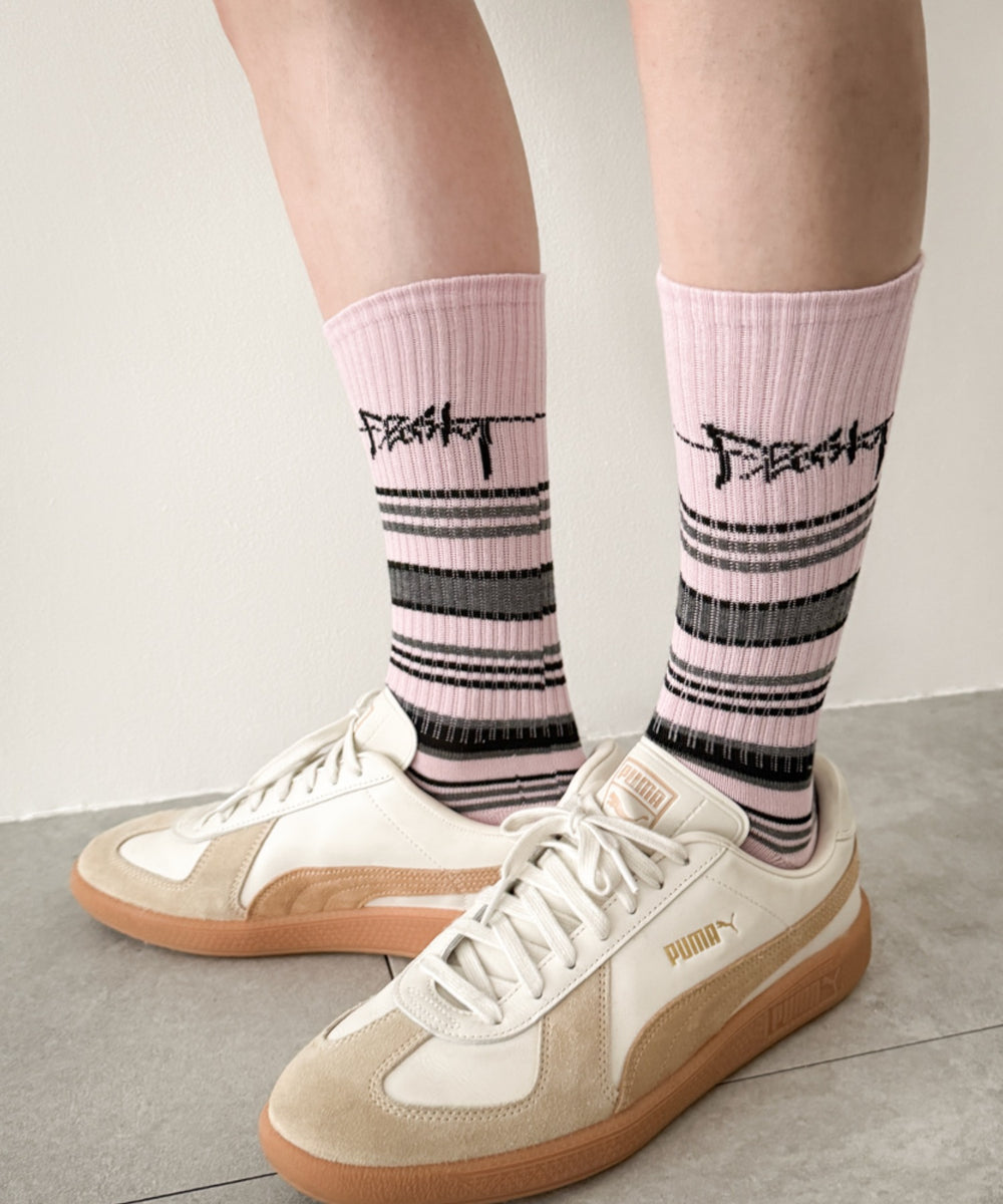 ピンク