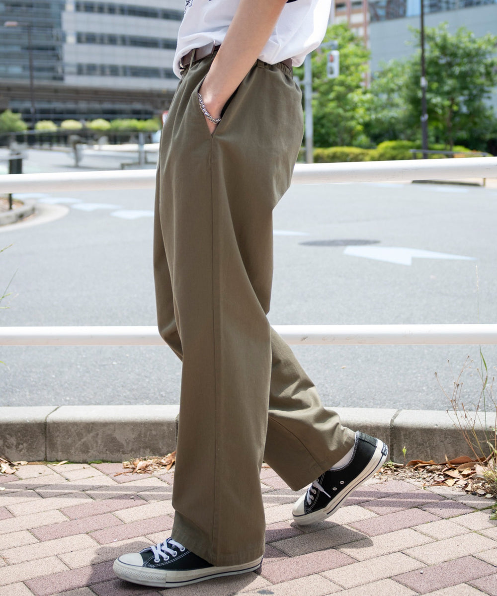 カーキ モデル：182cm L着用