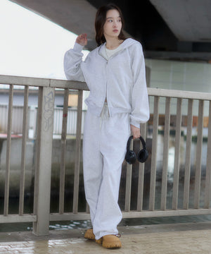 アッシュグレー　モデル：163cm M着用