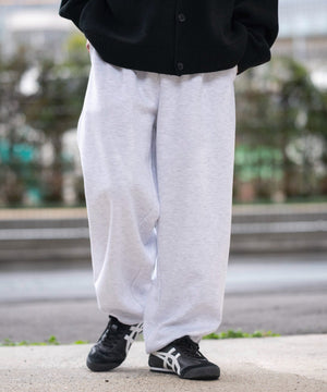 アッシュグレー モデル：175cm L着用