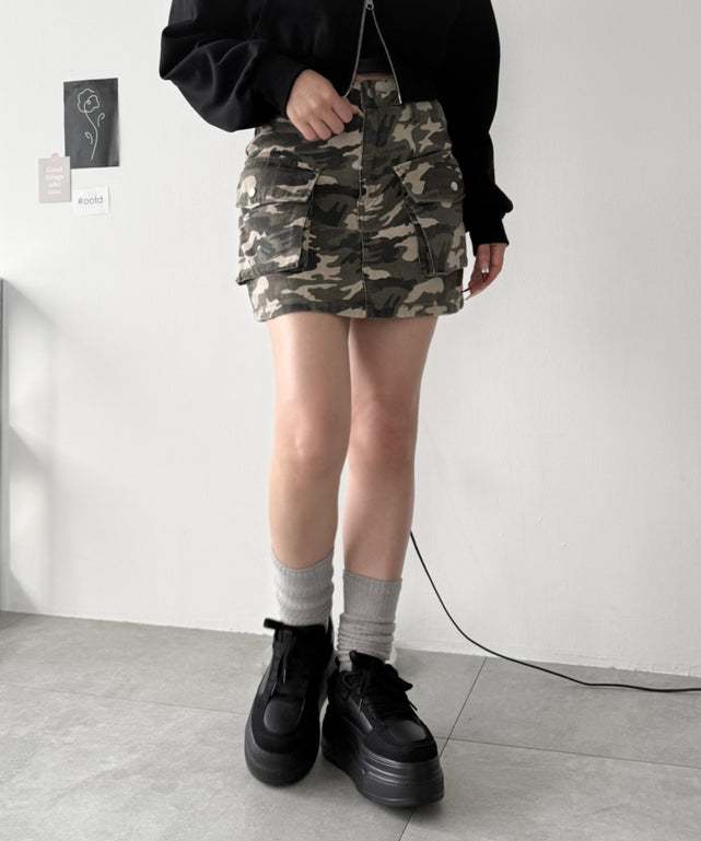 ブラック
