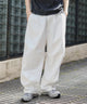 ホワイト モデル：182cm L着用