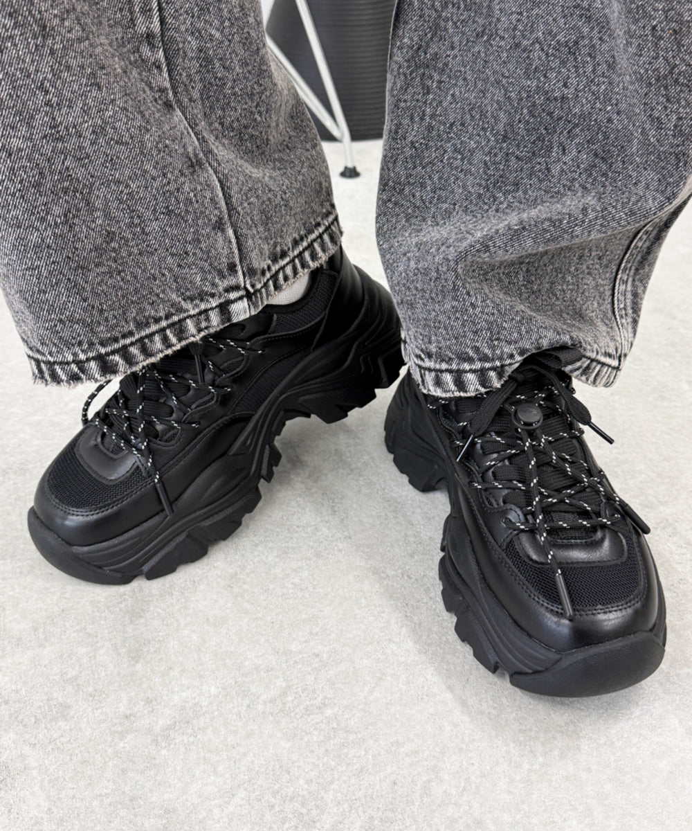 ブラック