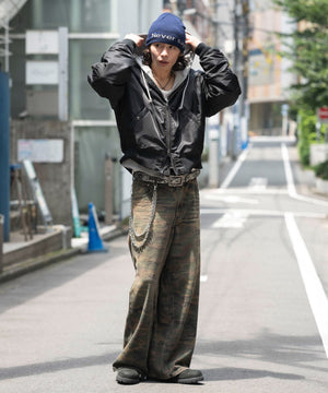 ブラック モデル：182cm L着用
