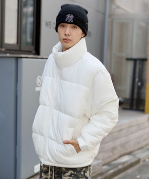 ホワイト　モデル：175cm L着用　