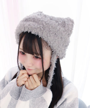 グレー