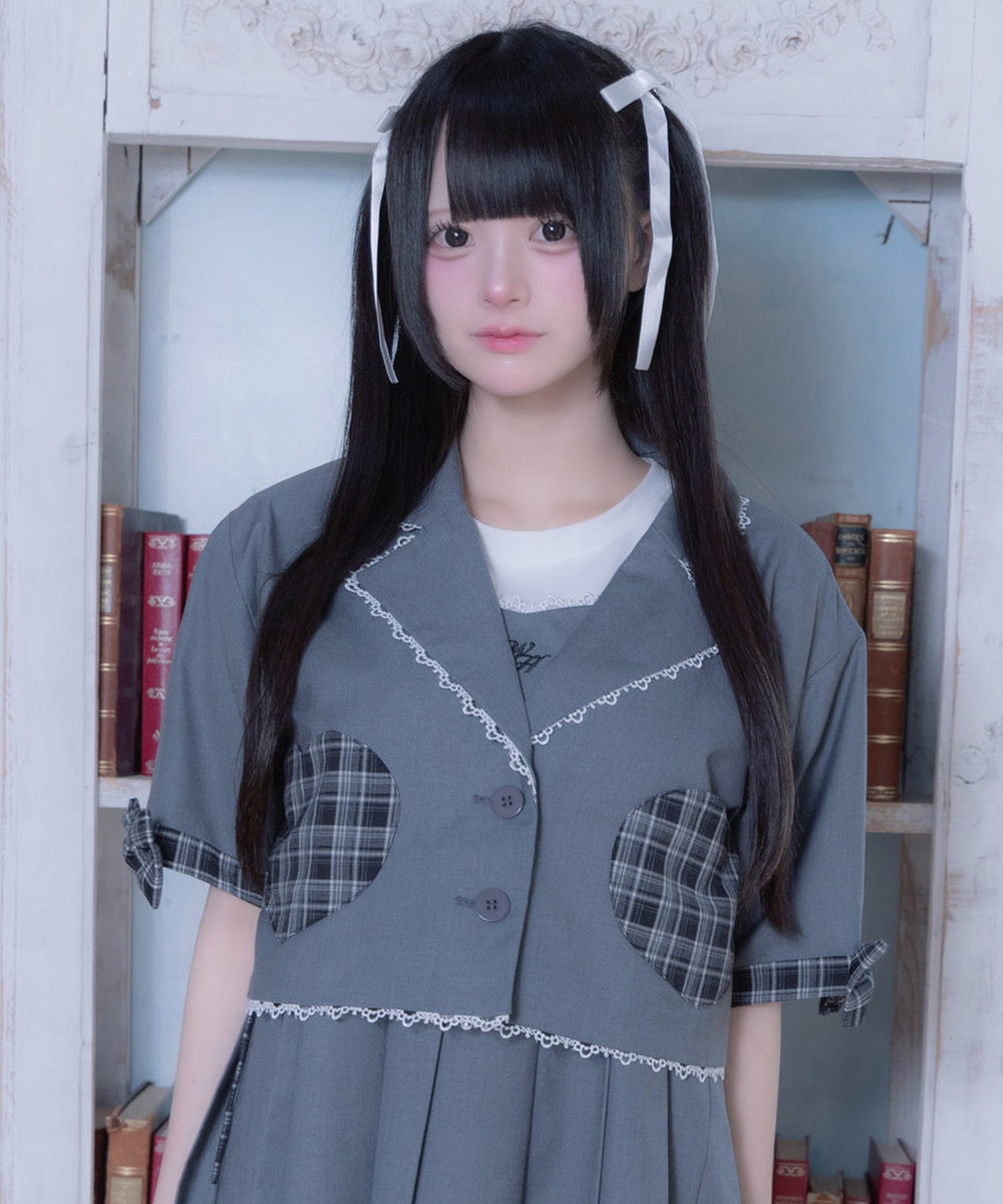グレー