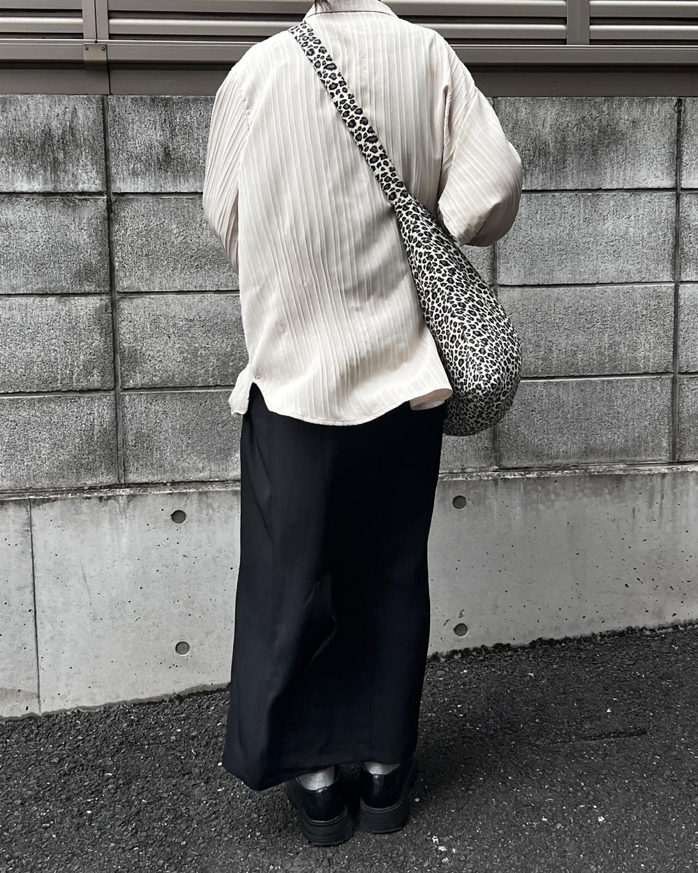 シャドーストライプシャツ