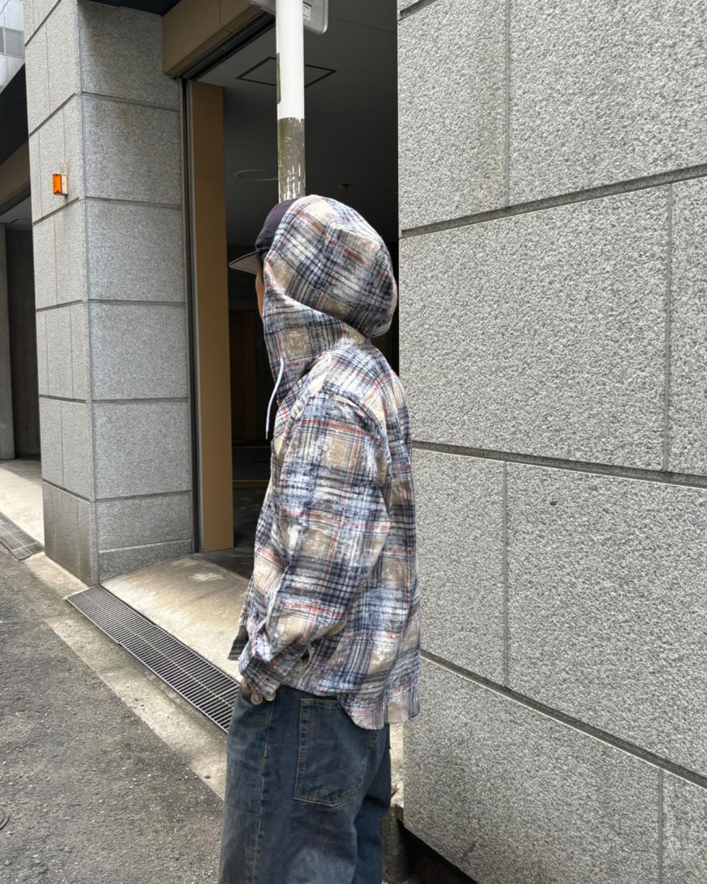 フードツキチェックシャツ