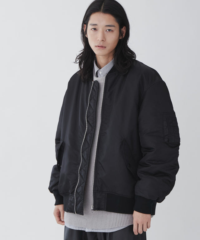 ブラック モデル：181cm L着用