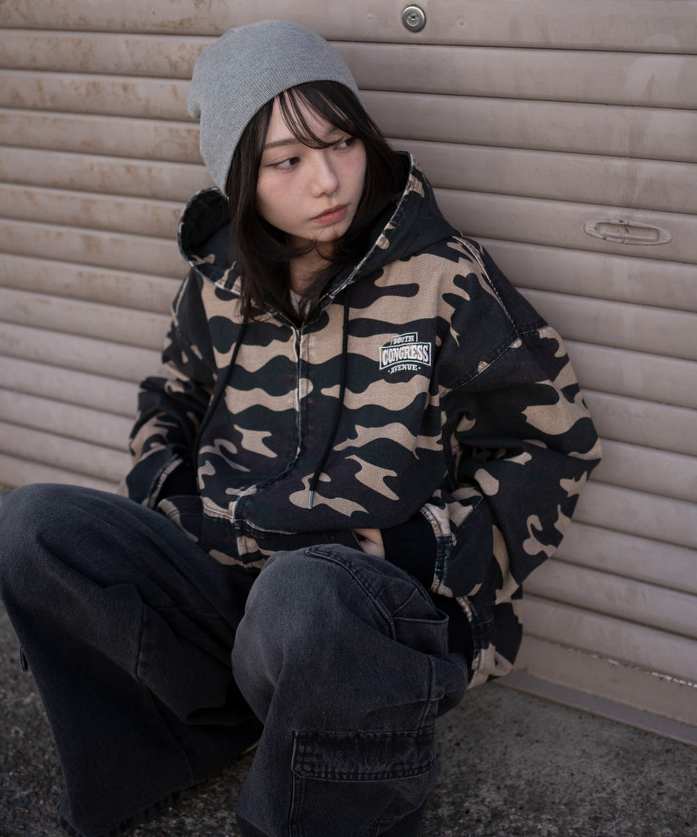 柄１　モデル：159cm L着用