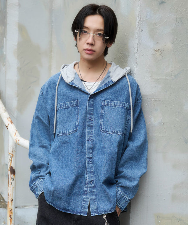 デニムフードシャツ（LS）/デニム淡加工 モデル：175cm L着用