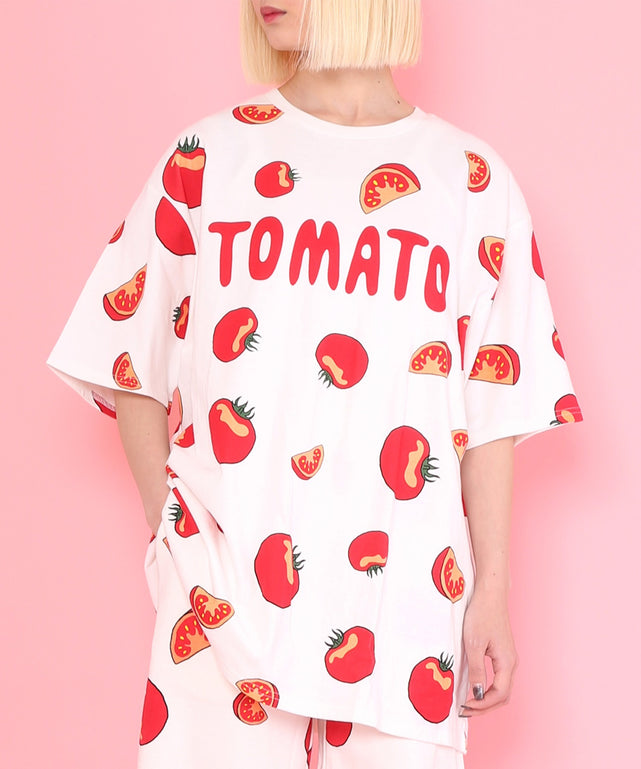 フード総柄Tシャツ/model：H165 着用サイズ：4