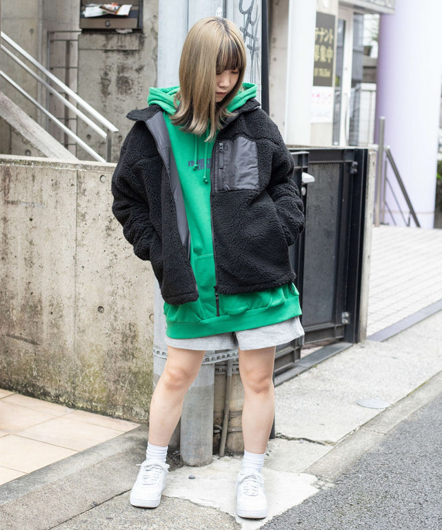 ブラック　モデル：156cm 着用M