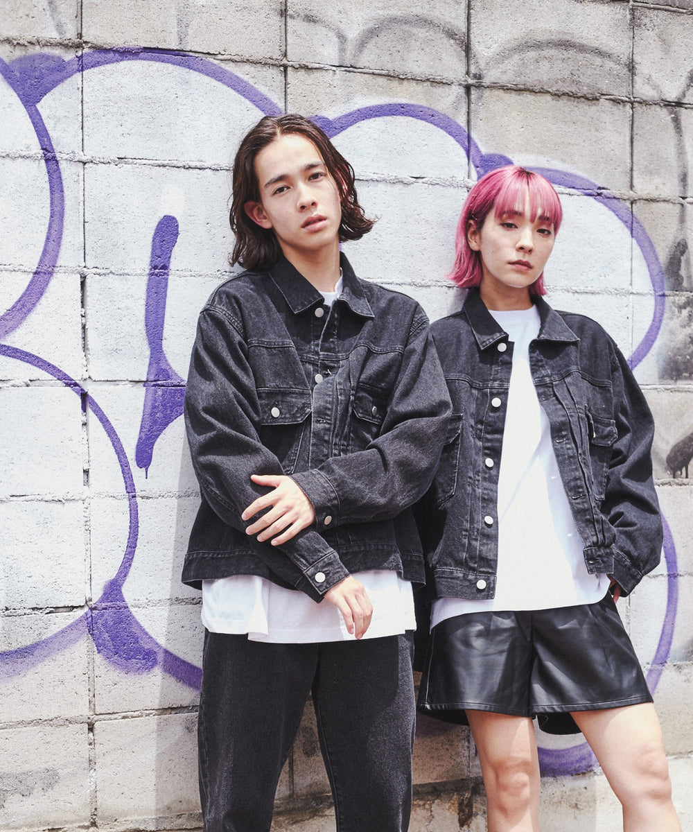 ブラック