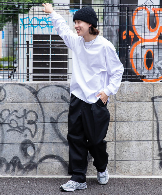 ホワイト　モデル：174cm L着用