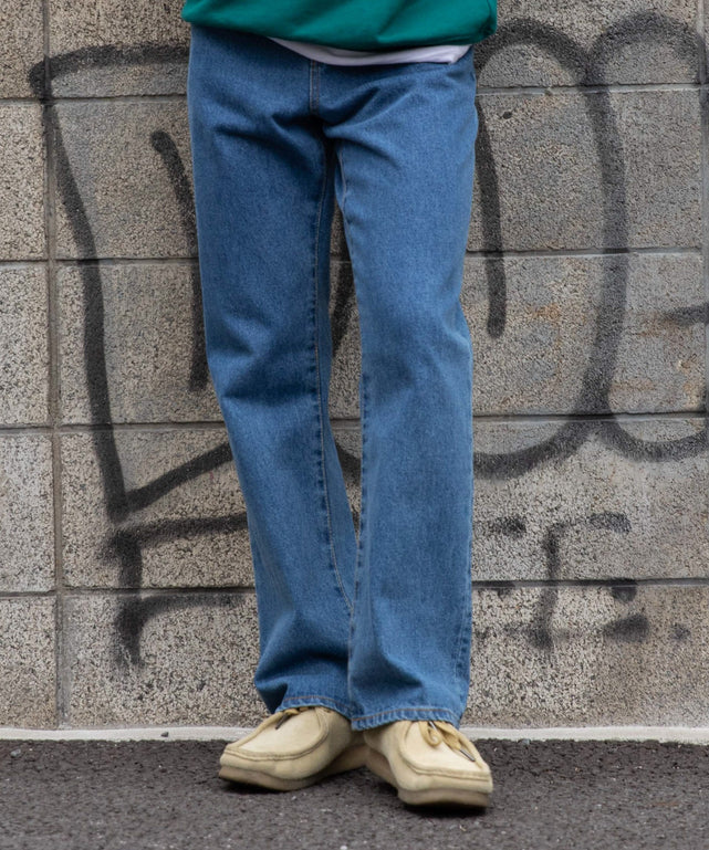 デニムフレアパンツ/デニム中濃色 モデル：174cm L着用