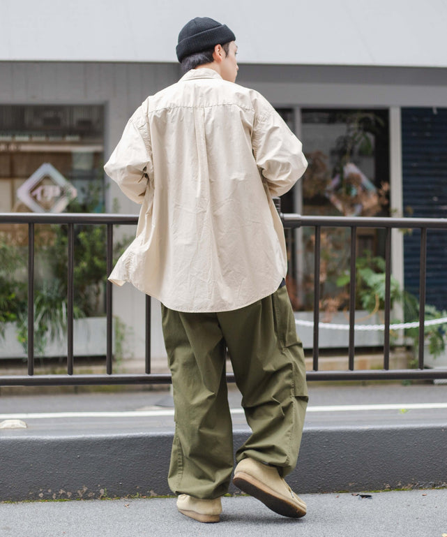 ベージュ　モデル：175cm 　L着用
