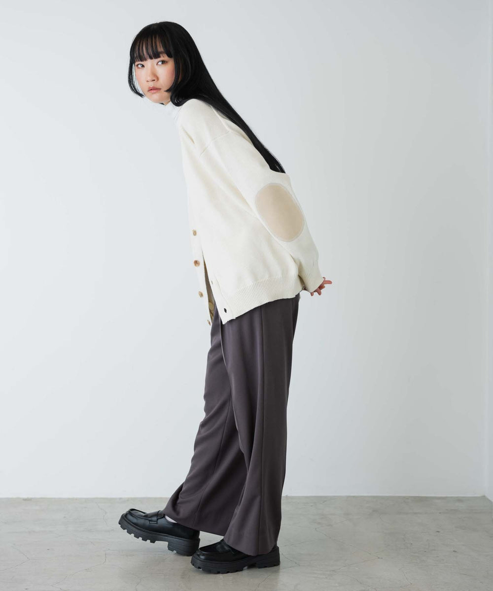 ブラックその他 モデル：170cm M着用
