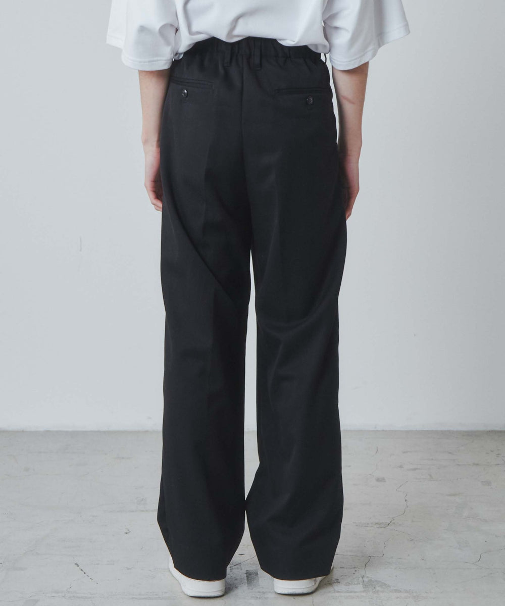 ブラック モデル：172cm L着用